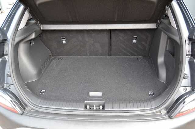 Hyundai KONA 1.6 GDI SELF CHARGING HYBRID AUTO,  LOW MILEAGE EXAMPLE