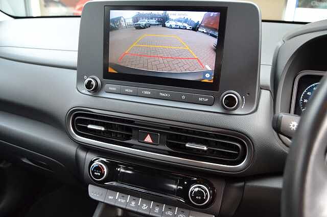Hyundai KONA 1.6 GDI SELF CHARGING HYBRID AUTO,  LOW MILEAGE EXAMPLE