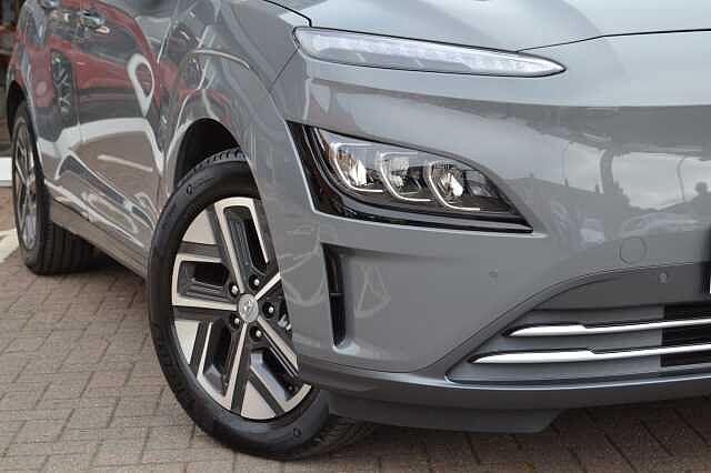Hyundai KONA 39KWH PREMIUM AUTO, FIRST CLASS EXAMPLE OF THIS BEST SELLER, ONLY 16,483 MILES Grey