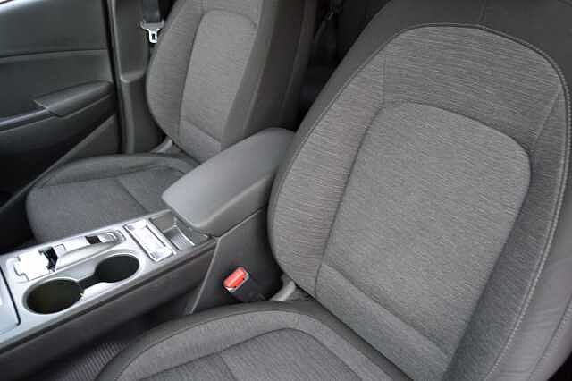Hyundai KONA 39KWH PREMIUM AUTO, FIRST CLASS EXAMPLE OF THIS BEST SELLER, ONLY 16,483 MILES Grey