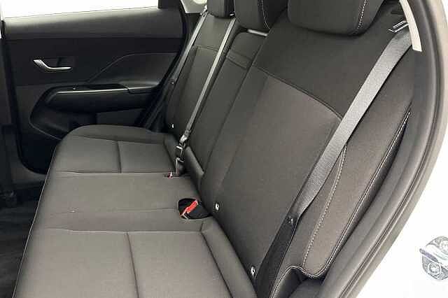 Hyundai KONA 1.6T 138 Advance 5dr Atlas White