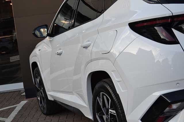 Hyundai TUCSON 1.6T 48V MHD N Line 5dr DCT Atlas White