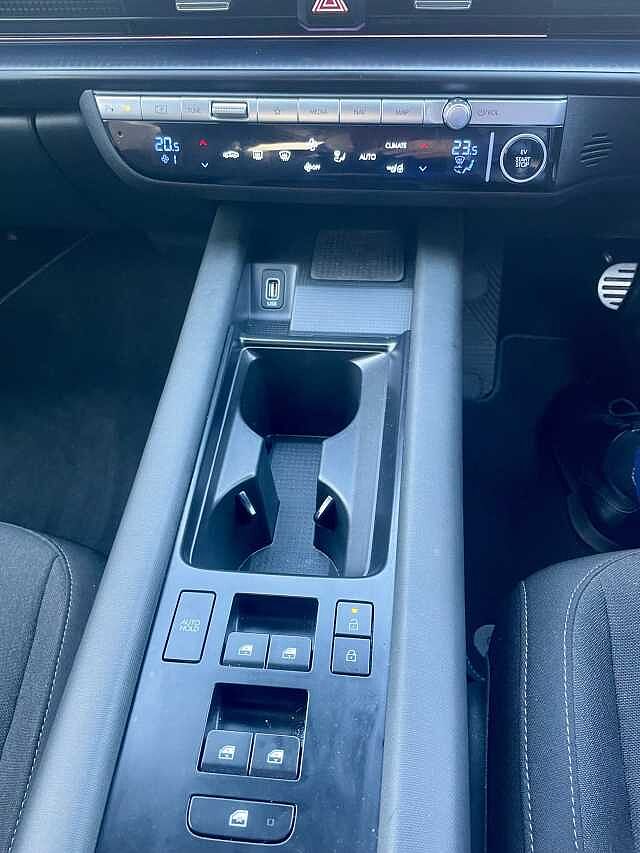 Hyundai IONIQ 6 E (228ps) Premium 77kWh (Single Motor) RWD