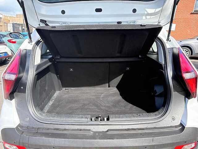 Hyundai BAYON 1.0 TGDi 48V MHEV SE Connect 5dr White