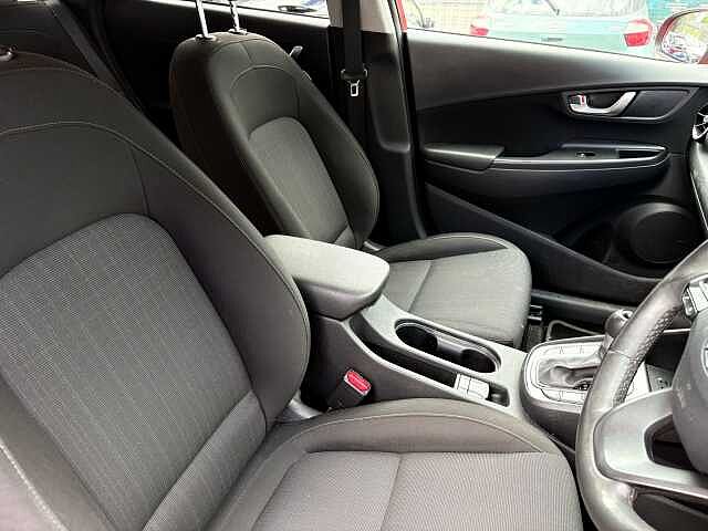 Hyundai KONA 1.6 GDi Hybrid Premium 5dr DCT Red