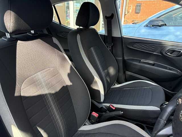 Hyundai I10 1.2 MPi SE Connect 5dr Auto White