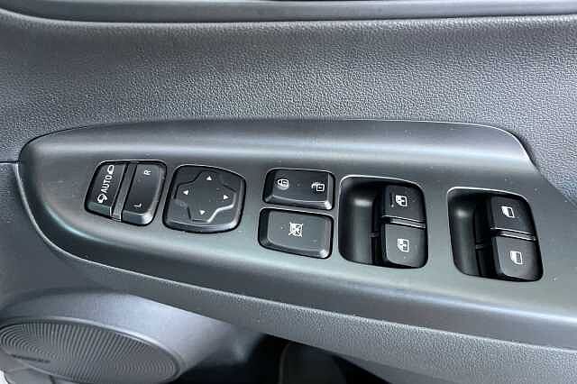 Hyundai KONA 64kWh Premium Auto 5dr (10.5kW Charger)