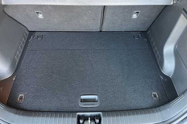 Hyundai KONA 64kWh Premium Auto 5dr (10.5kW Charger)