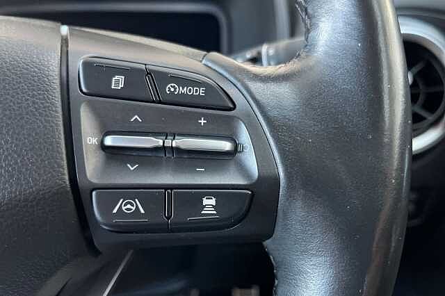 Hyundai KONA 64kWh Premium Auto 5dr (10.5kW Charger)