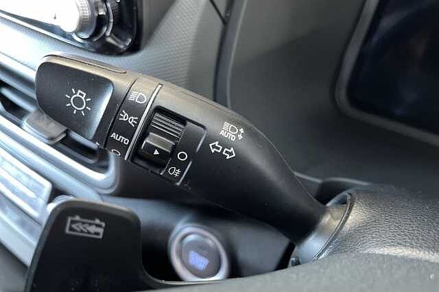 Hyundai KONA 64kWh Premium Auto 5dr (10.5kW Charger)