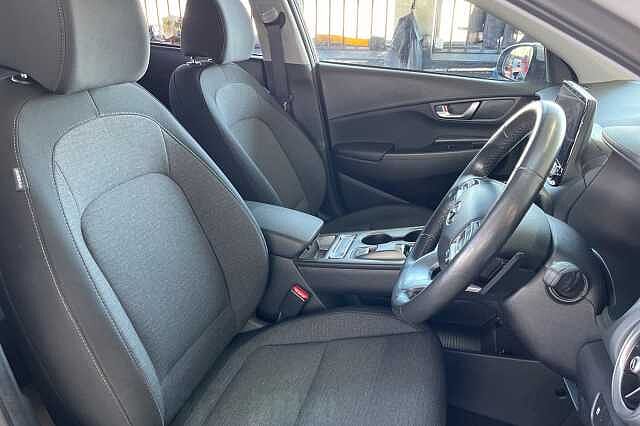 Hyundai KONA 64kWh Premium Auto 5dr (10.5kW Charger)