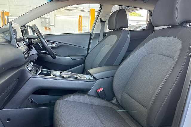 Hyundai KONA 64kWh Premium Auto 5dr (10.5kW Charger)