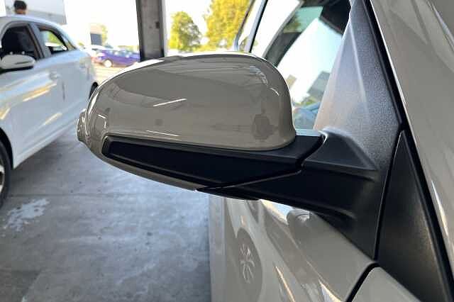 Hyundai KONA 64kWh Premium Auto 5dr (10.5kW Charger)