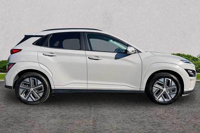Hyundai KONA 64kWh Premium Auto 5dr (10.5kW Charger)