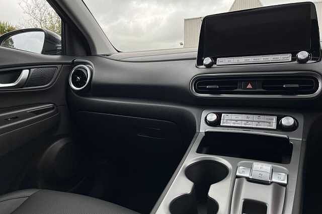 Hyundai KONA 64kWh Ultimate Auto 5dr (10.5kW Charger) Black
