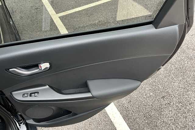 Hyundai KONA 64kWh Ultimate Auto 5dr (10.5kW Charger) Black