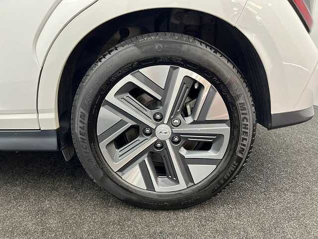 Hyundai KONA 64kWh Ultimate ATLAS WHITE