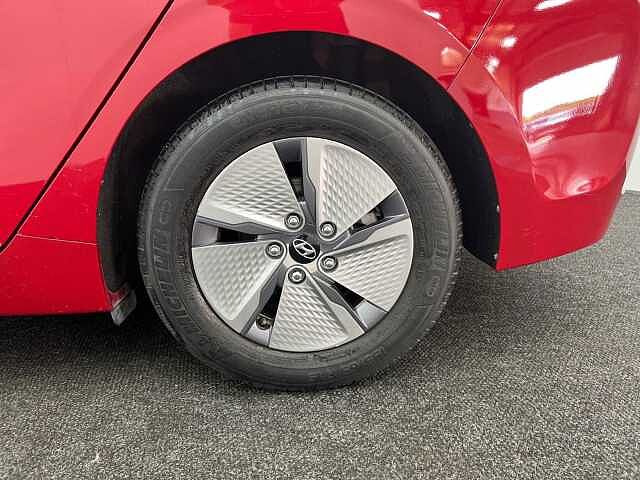 Hyundai IONIQ 1.6 GDi Hybrid DCT Premium
