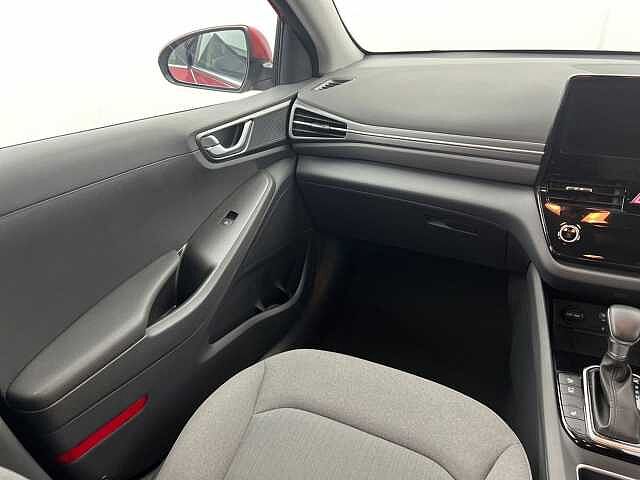 Hyundai IONIQ 1.6 GDi Hybrid DCT Premium