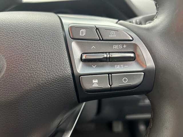 Hyundai IONIQ 1.6 GDi Hybrid DCT Premium