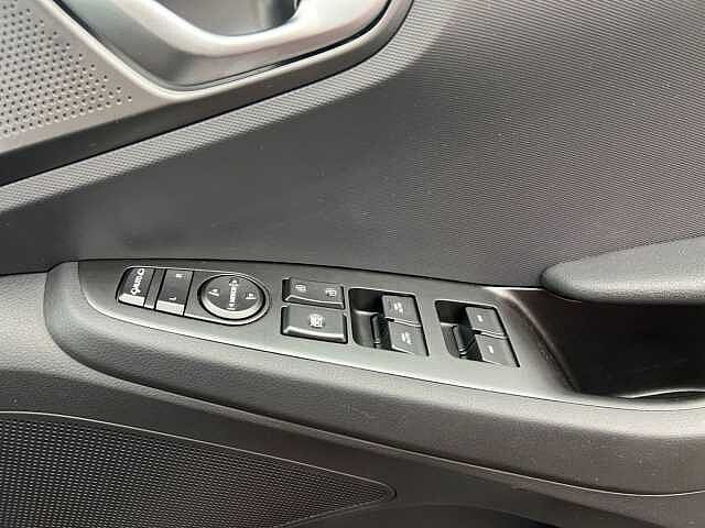 Hyundai IONIQ 1.6 GDi Hybrid DCT Premium