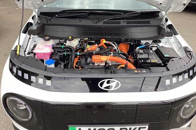 Hyundai INSTER 85kW 02 49kWh 5dr Auto White