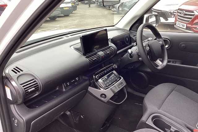Hyundai INSTER 85kW 02 49kWh 5dr Auto White