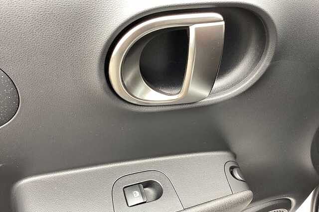 Hyundai INSTER 85kW 02 49kWh 5dr Auto White