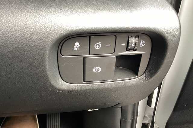 Hyundai INSTER 85kW 02 49kWh 5dr Auto White