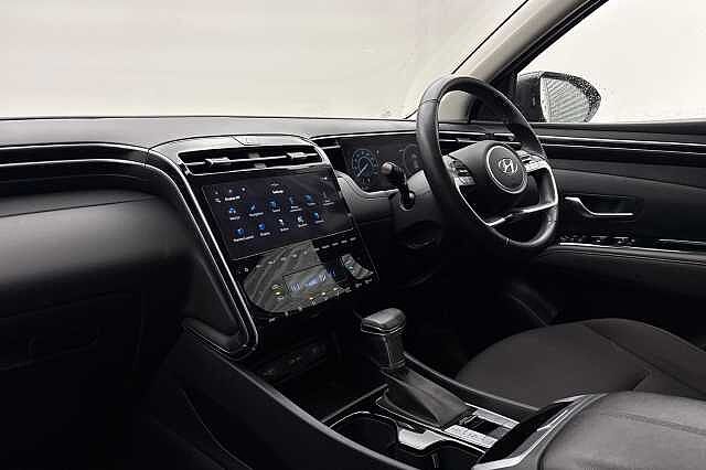 Hyundai TUCSON 1.6 TGDi 48V MHD SE Connect 5dr 2WD DCT Black
