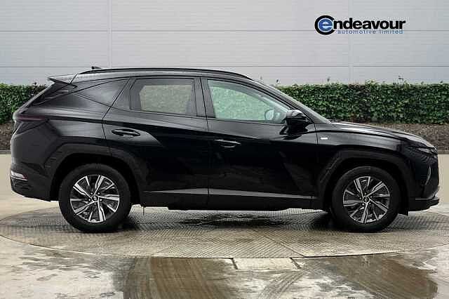 Hyundai TUCSON 1.6 TGDi 48V MHD SE Connect 5dr 2WD DCT Black