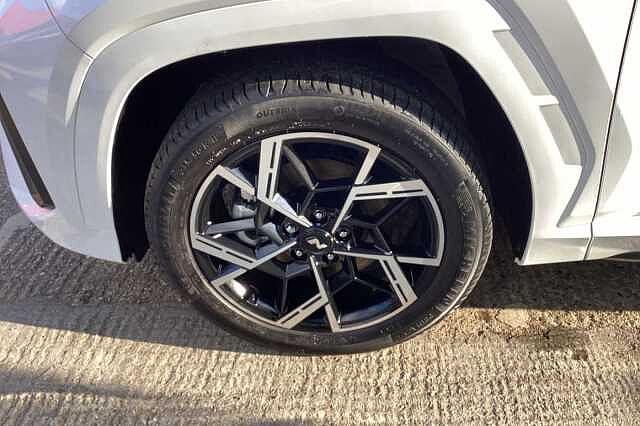 Hyundai TUCSON 1.6T Hybrid N Line 5dr Auto White