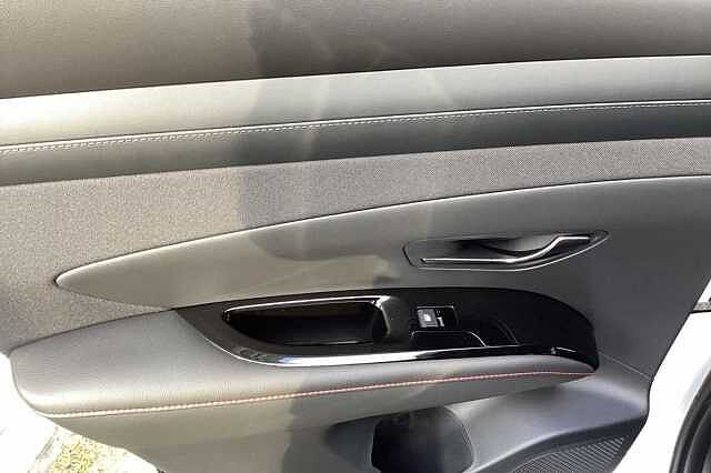 Hyundai TUCSON 1.6T Hybrid N Line 5dr Auto White