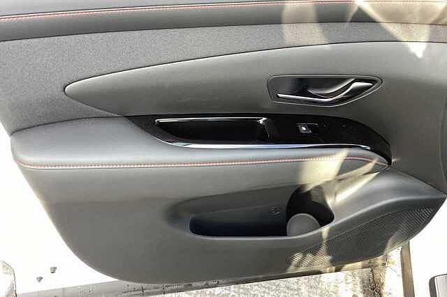 Hyundai TUCSON 1.6T Hybrid N Line 5dr Auto White