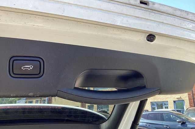 Hyundai TUCSON 1.6 TGDi Plug-in Hybrid Ultimate 5dr 4WD Auto White