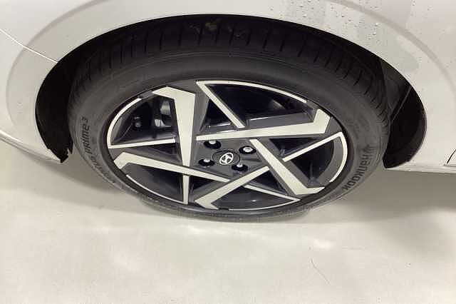 Hyundai I20 1.0T GDi Premium 5dr DCT Hatchback White