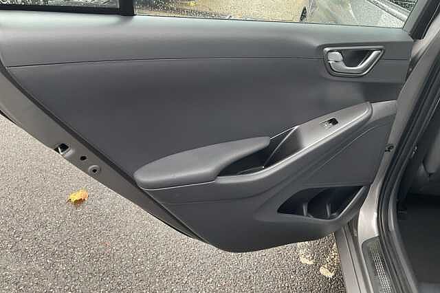 Hyundai IONIQ 1.6 GDi Plug-in Hybrid Premium 5dr DCT
