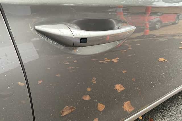 Hyundai IONIQ 1.6 GDi Plug-in Hybrid Premium 5dr DCT