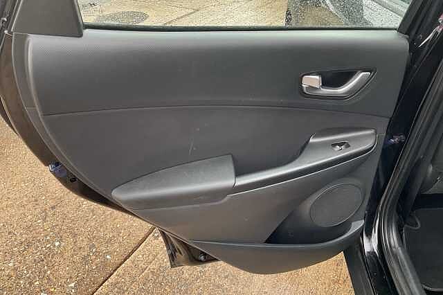 Hyundai KONA 1.6 GDi Hybrid SE Connect 5dr DCT Black