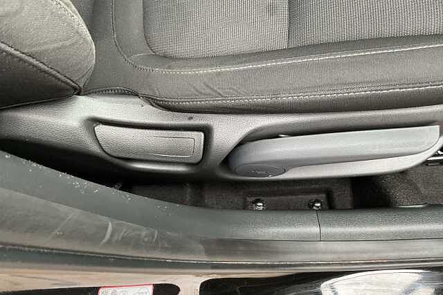 Hyundai KONA 1.6 GDi Hybrid SE Connect 5dr DCT Black