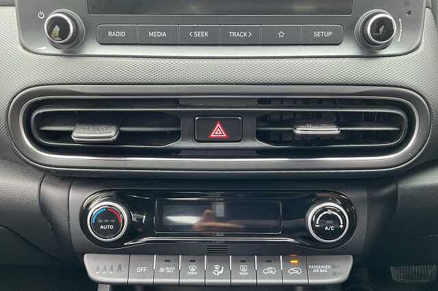 Hyundai KONA 1.6 GDi Hybrid SE Connect 5dr DCT Black