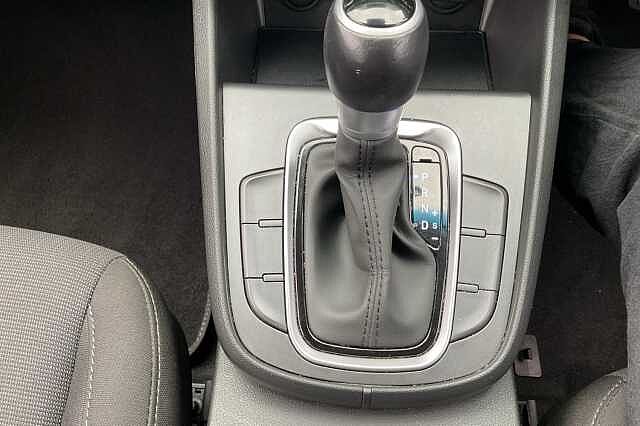 Hyundai KONA 1.6 GDi Hybrid SE Connect 5dr DCT Black