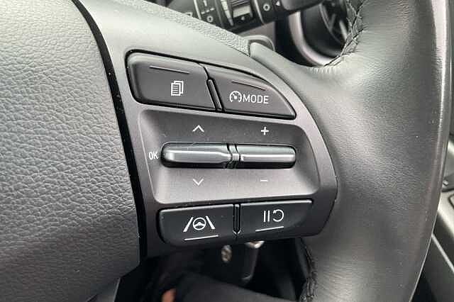 Hyundai KONA 1.6 GDi Hybrid SE Connect 5dr DCT Black