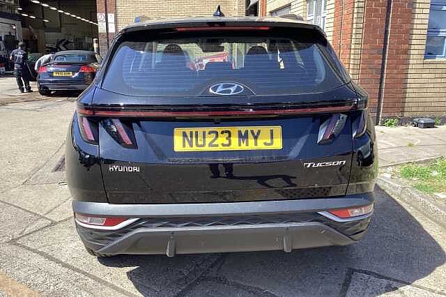 Hyundai TUCSON 1.6 TGDi 48V MHD SE Connect 5dr 2WD DCT Black