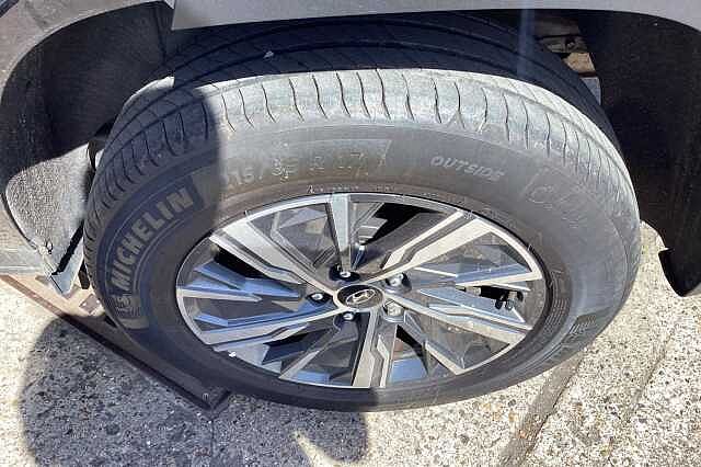 Hyundai TUCSON 1.6 TGDi 48V MHD SE Connect 5dr 2WD DCT Black