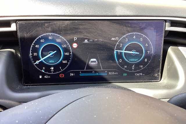 Hyundai TUCSON 1.6 TGDi 48V MHD SE Connect 5dr 2WD DCT Black