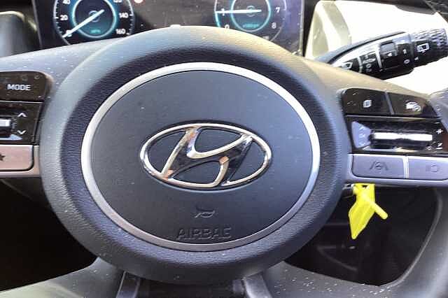 Hyundai TUCSON 1.6 TGDi 48V MHD SE Connect 5dr 2WD DCT Black