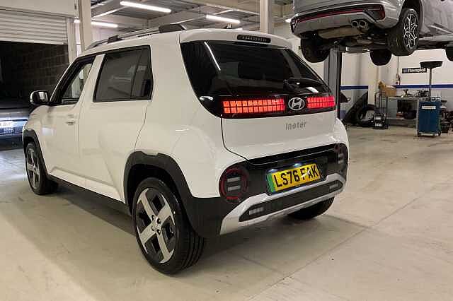Hyundai INSTER 85kW 02 49kWh 5dr Auto White