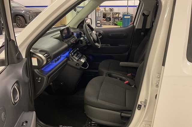 Hyundai INSTER 85kW 02 49kWh 5dr Auto White