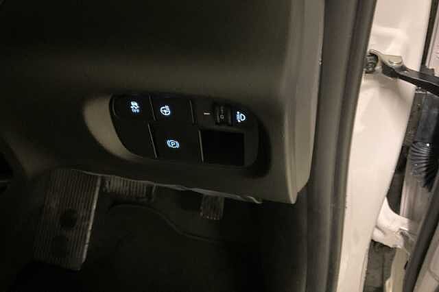 Hyundai INSTER 85kW 02 49kWh 5dr Auto White
